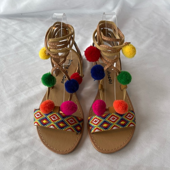 Dirty Laundry Leg Tie Pom Pom Women’s Sandals Size 6.5 - Picture 2 of 5